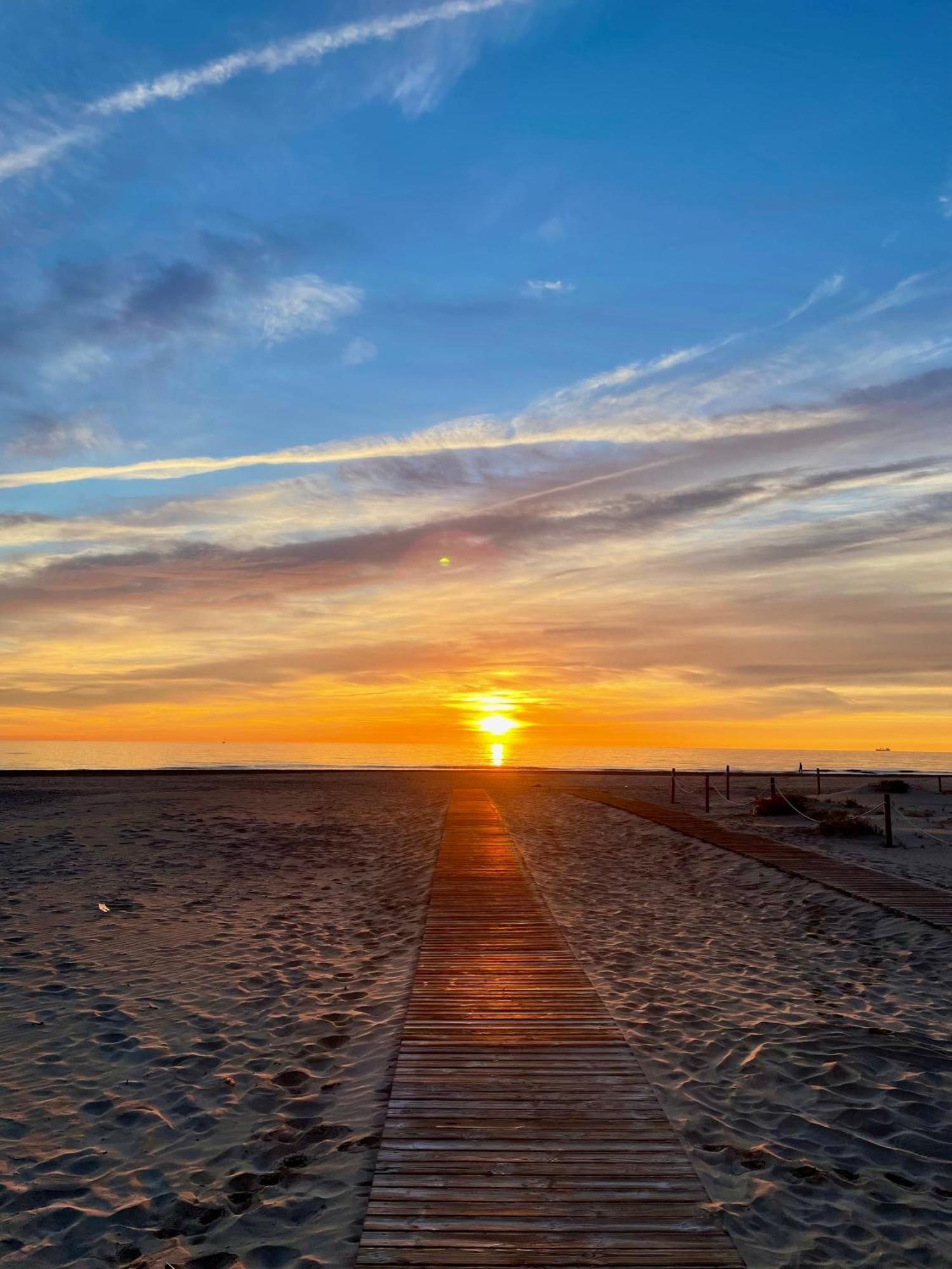 Flores Paradise Playa Sagunto Exterior foto